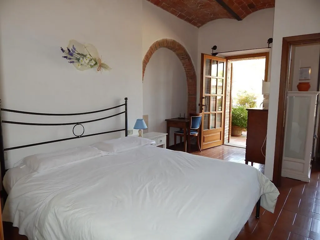 Fullino Nero Rta - Residenza Turistico Alberghiera Siena 0*,