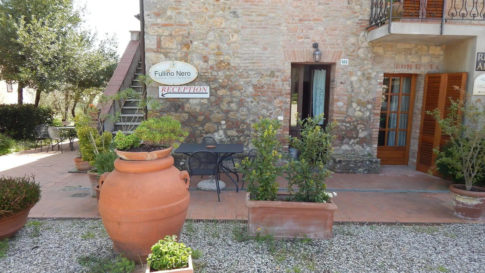 Country house Fullino Nero Rta - Residenza Turistico Alberghiera Siena