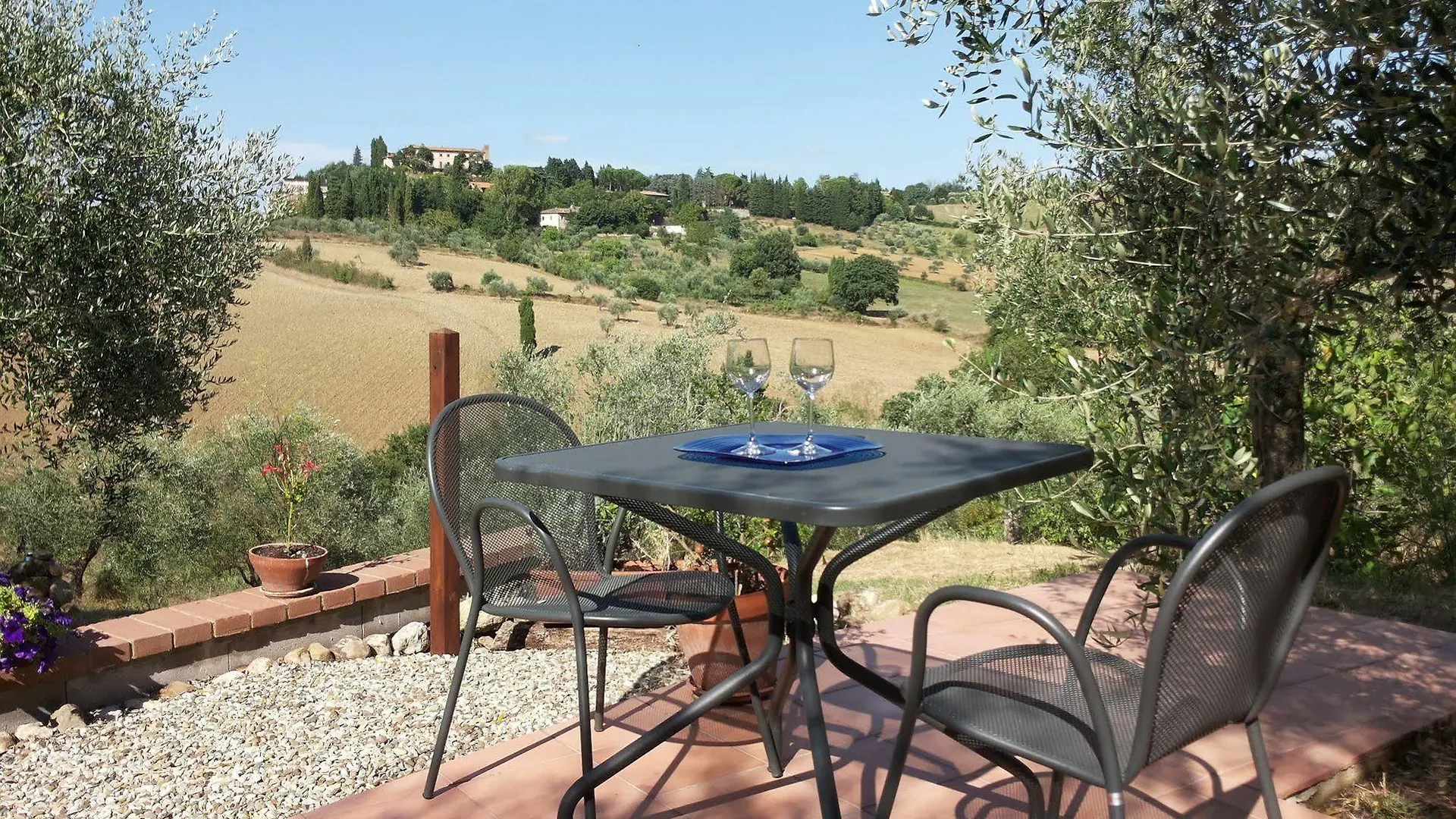 Fullino Nero Rta - Residenza Turistico Alberghiera Siena Italy