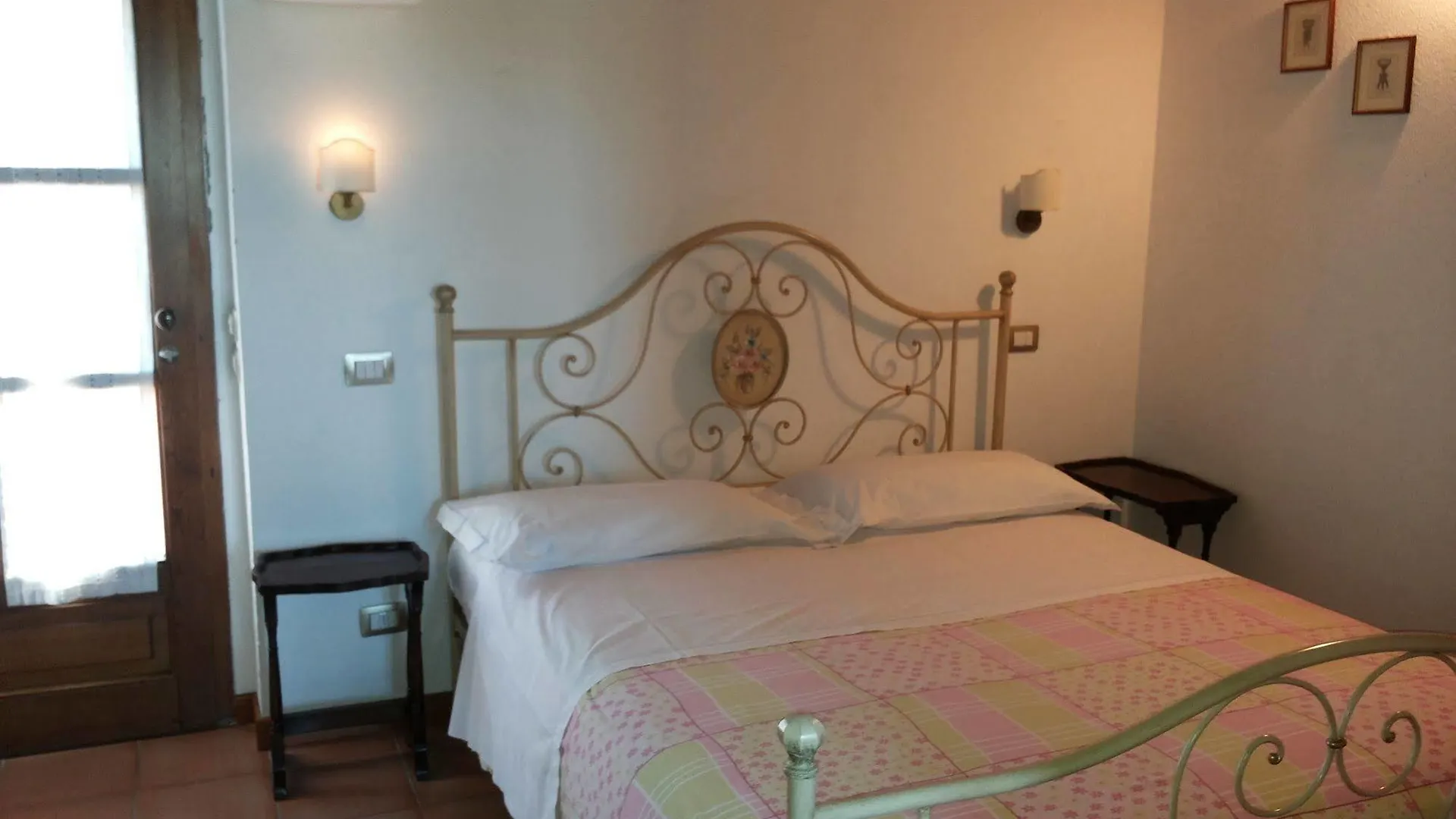 Fullino Nero Rta - Residenza Turistico Alberghiera Siena Country house