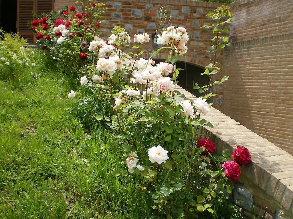 Country house Fullino Nero Rta - Residenza Turistico Alberghiera Siena