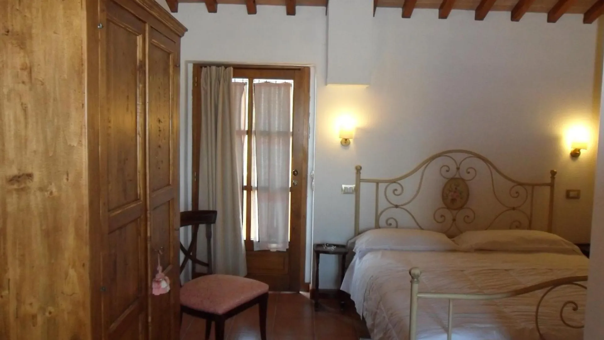 Country house Fullino Nero Rta - Residenza Turistico Alberghiera Siena