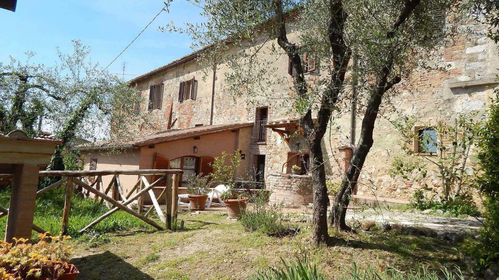 Country house Fullino Nero Rta - Residenza Turistico Alberghiera Siena Italy