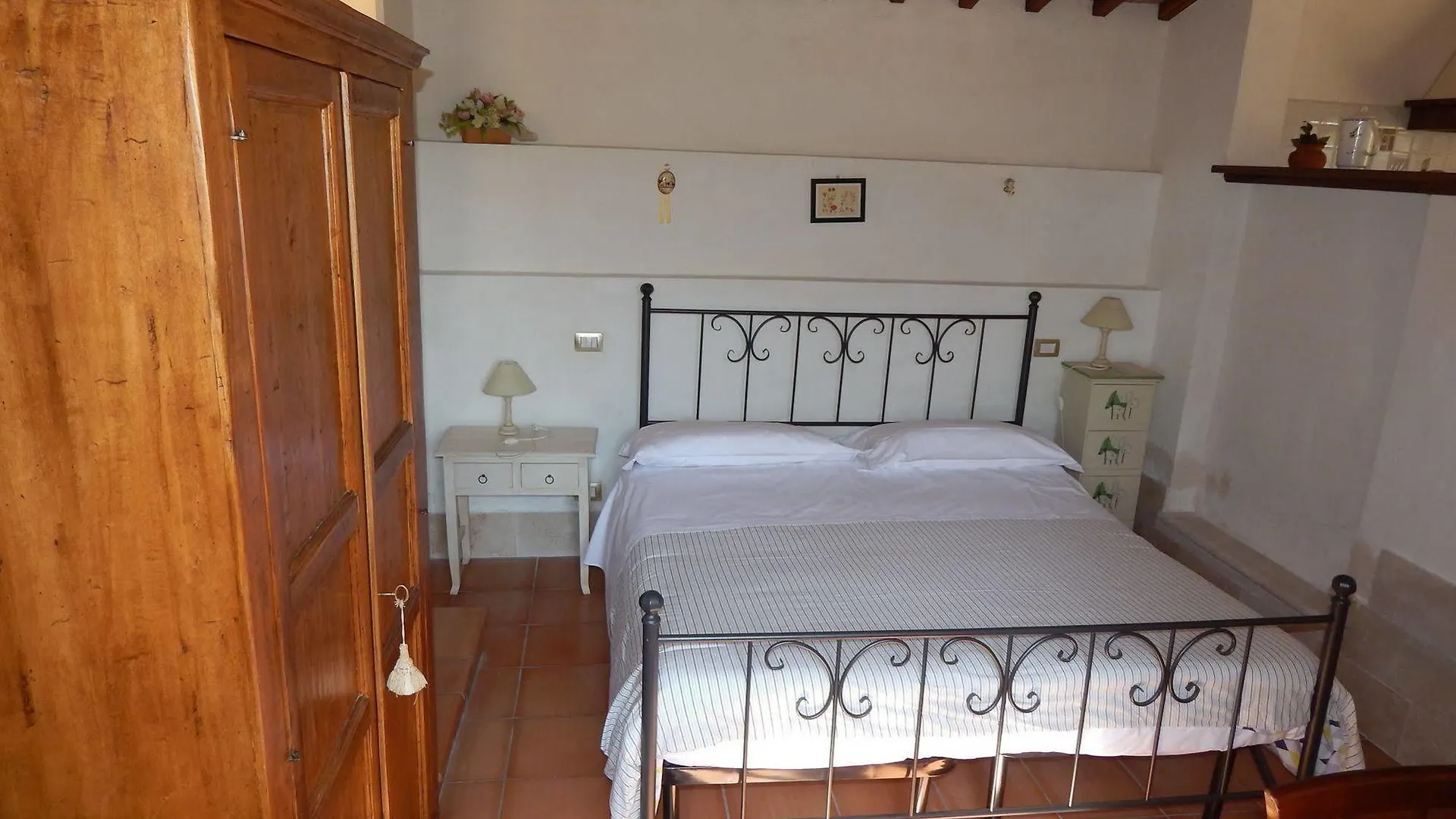Fullino Nero Rta - Residenza Turistico Alberghiera Siena 0*,  Italy
